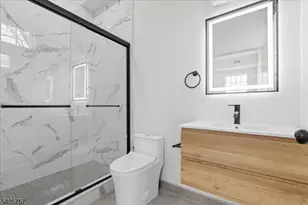 365 21st St, Irvington, NJ 07111 - Photo 17