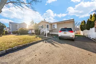 302 New York Ave, Clark Township, NJ 07066 - Photo 13