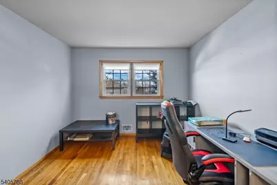 302 New York Ave, Clark Township, NJ 07066 - Photo 5