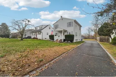 178 Linden St, Bridgewater, NJ 08807 - Photo 3