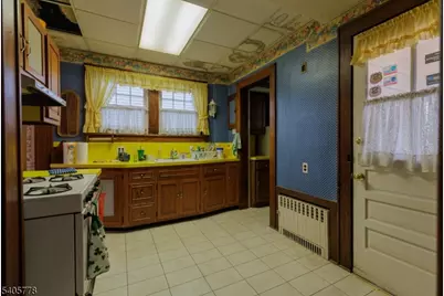 142 W Gibbons St, Linden, NJ 07036 - Photo 7