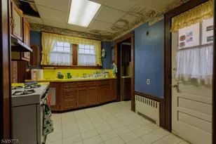 142 W Gibbons St, Linden, NJ 07036 - Photo 7