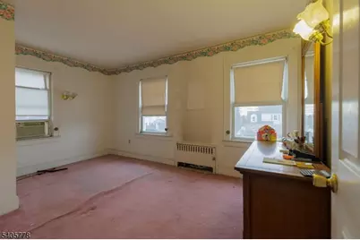 142 W Gibbons St, Linden, NJ 07036 - Photo 11