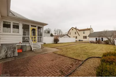 142 W Gibbons St, Linden, NJ 07036 - Photo 3