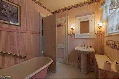 142 W Gibbons St, Linden, NJ 07036 - Photo 15