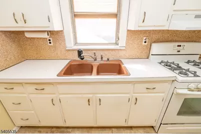 113 E Curtis St, Linden, NJ 07036 - Photo 13