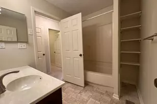 42 Burlington Ct, Hamburg, NJ 07419 - Photo 15