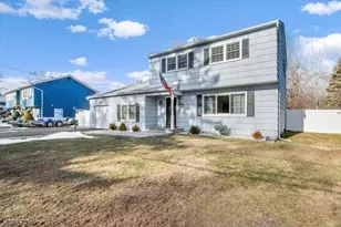 21 Beacon Rd, Hopatcong, NJ 07843 - Photo 1