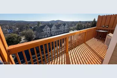 136 Mountainside Dr, Pompton Lakes, NJ 07442 - Photo 13