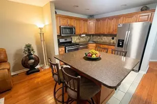 136 Mountainside Dr, Pompton Lakes, NJ 07442 - Photo 9