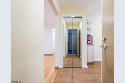 25-18 High St, Fair Lawn, NJ 07410 - Photo 5