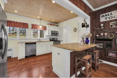 265 Little Falls Rd, Cedar Grove, NJ 07009 - Photo 17