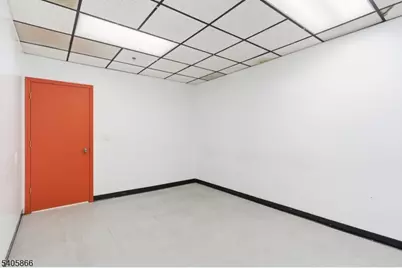 128 Wilson Ave, Newark, NJ 07105 - Photo 9