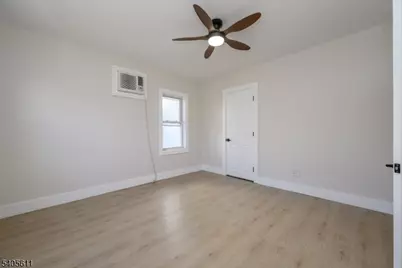 420 Morrissee Ave, Haledon, NJ 07508 - Photo 15