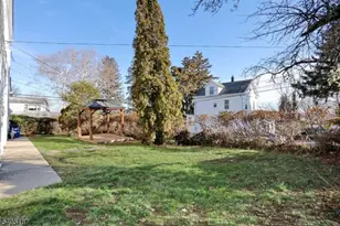 68 Mohawk Ave, Hawthorne, NJ 07506 - Photo 21