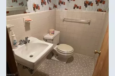 339 Boyle Ave, Totowa, NJ 07512 - Photo 13