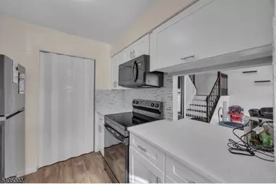 82 Almond Dr, Franklin Township, NJ 08873 - Photo 15