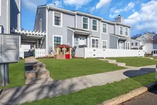 82 Almond Dr, Franklin Township, NJ 08873 - Photo 3