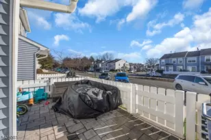 82 Almond Dr, Franklin Township, NJ 08873 - Photo 27