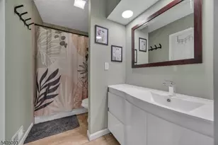 82 Almond Dr, Franklin Township, NJ 08873 - Photo 19