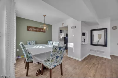 82 Almond Dr, Franklin Township, NJ 08873 - Photo 9