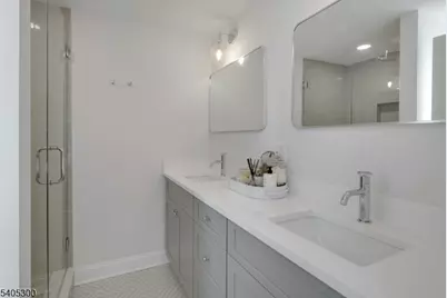 30 Edgecliff Rd, Montclair, NJ 07043 - Photo 23