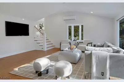 30 Edgecliff Rd, Montclair, NJ 07043 - Photo 11