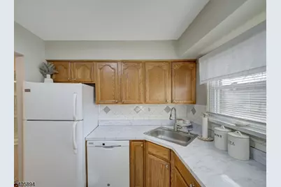 515 Andria Ave #182, Hillsborough Township, NJ 08844 - Photo 11