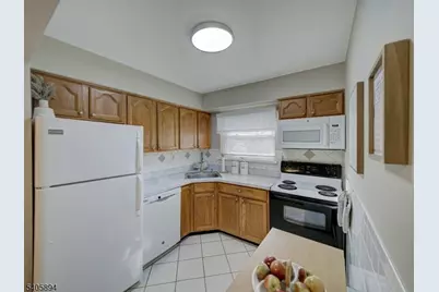 515 Andria Ave #182, Hillsborough Township, NJ 08844 - Photo 9