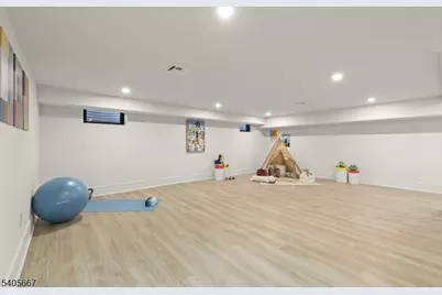 2 E Hartshorn Dr, Millburn, NJ 07078 - Photo 33