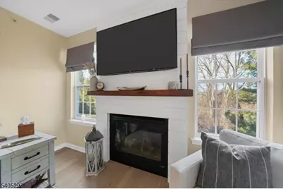 654 Honeybrook Cir, Lopatcong Township, NJ 08886 - Photo 7