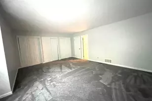 317 Jamestown Ct, Raritan Township, NJ 08822 - Photo 19