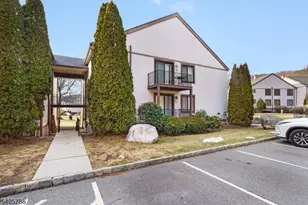 16298 Dell Pl, Stanhope, NJ 07874 - Photo 15