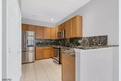 107 Gladstone Dr, Parsippany, NJ 07054 - Photo 5