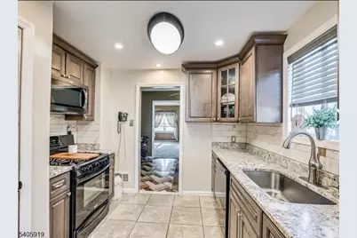 33 W Park Ave, Woodbridge Township, NJ 07001 - Photo 5