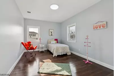 239 Suttons Ln, Edison, NJ 08817 - Photo 27