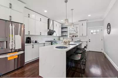 239 Suttons Ln, Edison, NJ 08817 - Photo 11