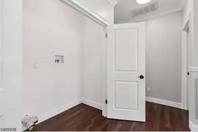 239 Suttons Ln, Edison, NJ 08817 - Photo 33