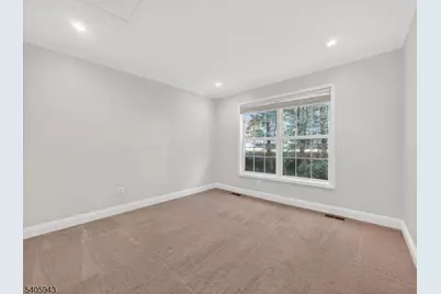 124 Barclay Dr, Nutley, NJ 07110 - Photo 25