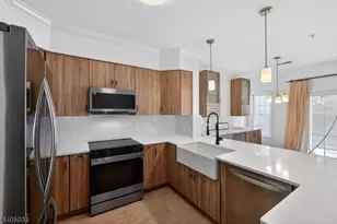 8 Maple Cres Unit 12, Vernon Twp., NJ 07462 - Photo 5