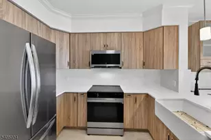 8 Maple Cres Unit 12, Vernon Twp., NJ 07462 - Photo 3