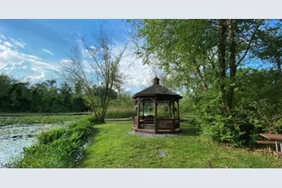 8 Maple Cres Unit 12, Vernon Twp., NJ 07462 - Photo 9