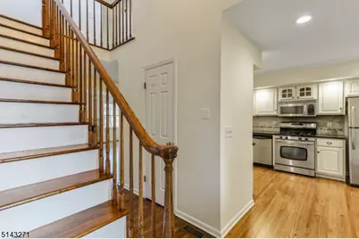 21 Eton Ct, Bedminster Township, NJ 07921 - Photo 3