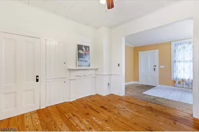 42 Main St, Hampton Boro, NJ 08827 - Photo 5