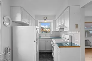 476 Joralemon St, Belleville Twp., NJ 07109 - Photo 9