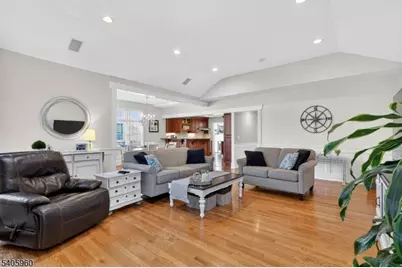 19 Springbrook Rd, Livingston, NJ 07039 - Photo 13