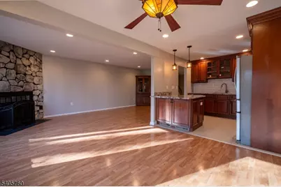 84 Stockton Ct, Parsippany, NJ 07950 - Photo 7