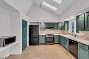 17 Brookwood Dr, Byram Township, NJ 07874 - Photo 7