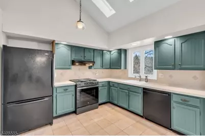 17 Brookwood Dr, Byram Township, NJ 07874 - Photo 9