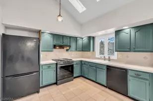 17 Brookwood Dr, Byram Township, NJ 07874 - Photo 9